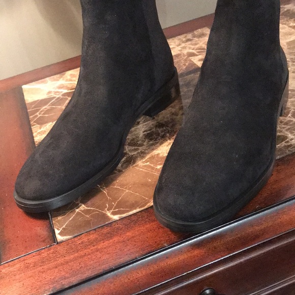 🆕 Gorgeous Stuart Weitzman half and half Black Suede boots. 1 inch heels. - Picture 9 of 14